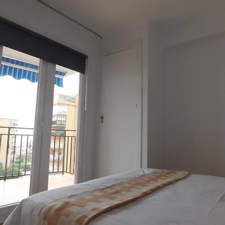 Apartamento Playamar Beach&pool Seaview, 5 Min From The