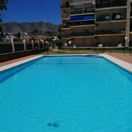 Apartamento Playamar Beach&pool Seaview, 5 Min From The